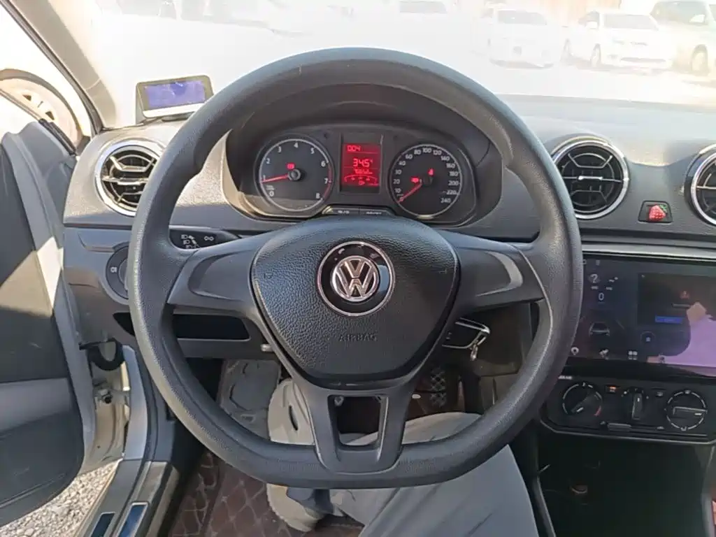 Volkswagen Jetta — миниатюра 11