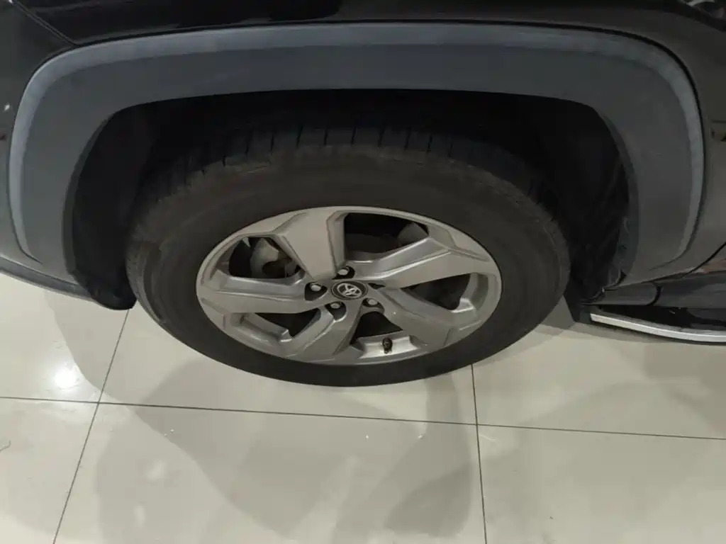 Toyota RAV4 — миниатюра 23