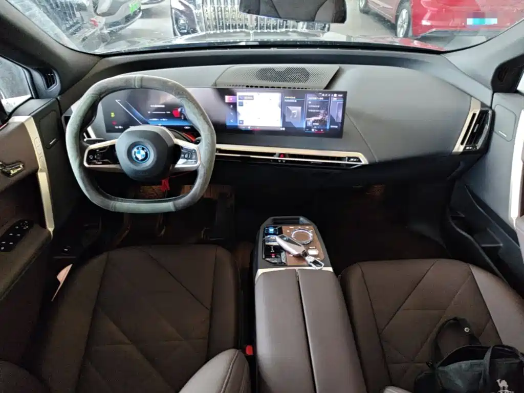 BMW iX — миниатюра 10