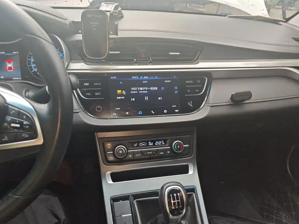 Geely Emgrand — миниатюра 6