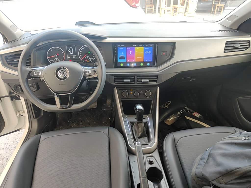 Volkswagen Polo 1.5 л 2021 г. Белый, пробег 37600 км
