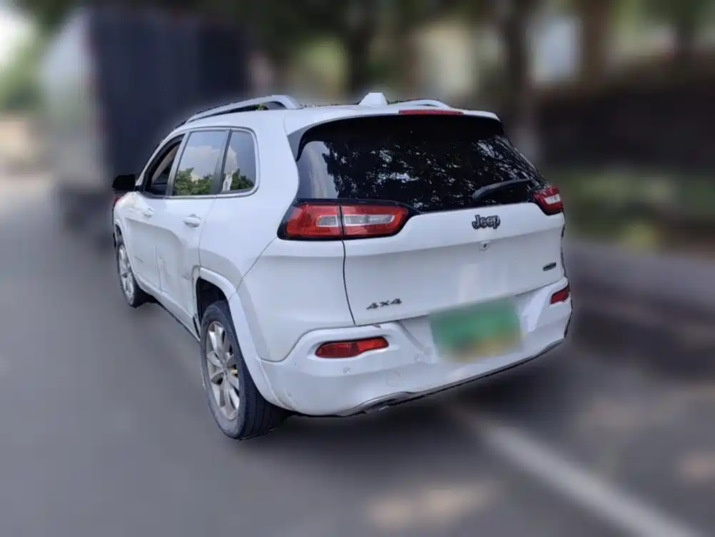 Jeep Cherokee (Import) — миниатюра 23