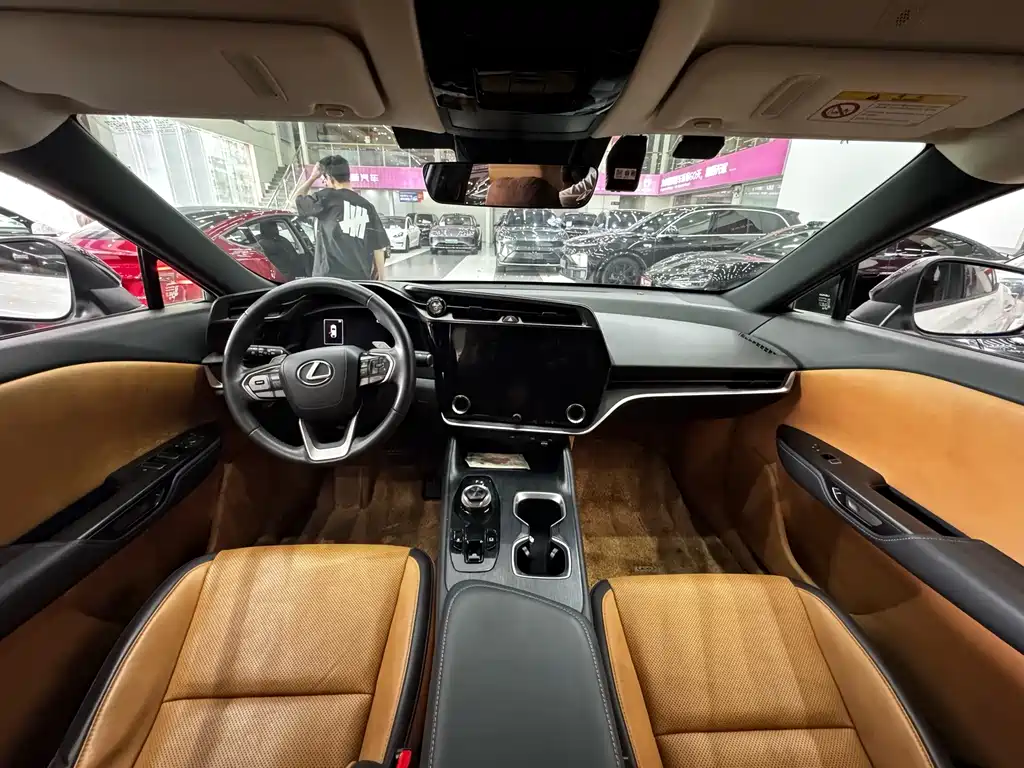 Lexus RZ — миниатюра 14