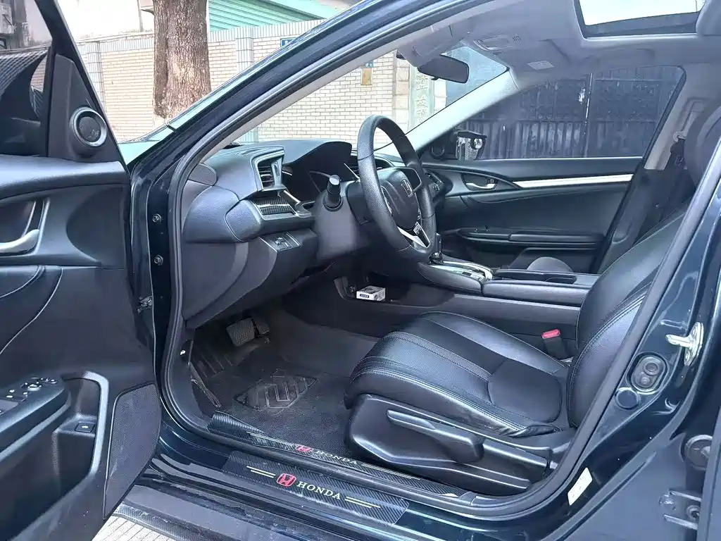 Honda Civic — миниатюра 7