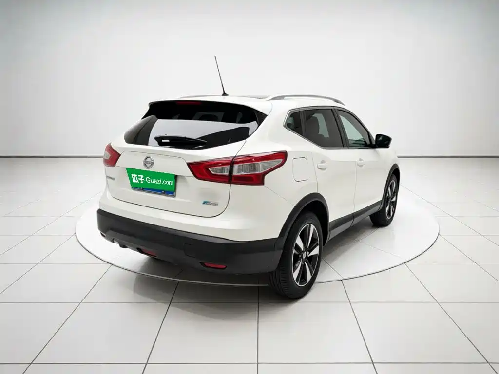 Nissan Qashqai — миниатюра 6