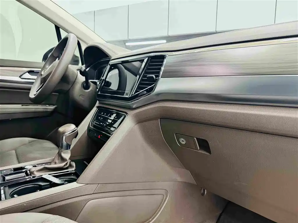 Volkswagen Viloran — миниатюра 26