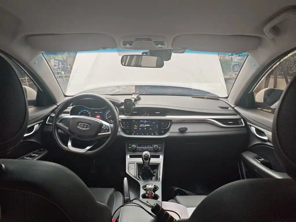 Geely Emgrand — миниатюра 9