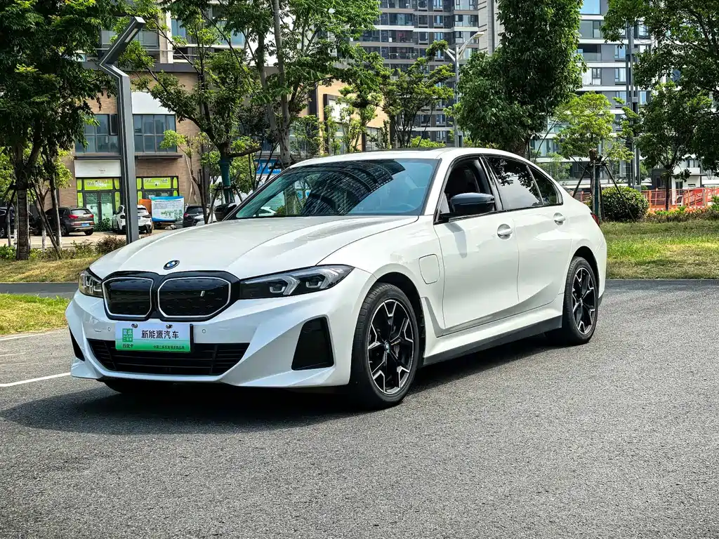 BMW i3 2024 eDrive 40 L Night Package