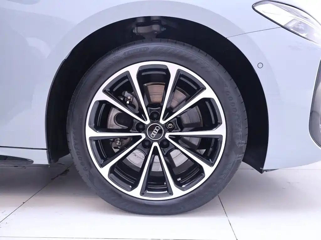 Audi A5L — миниатюра 6