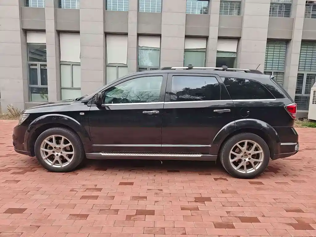 Dodge Journey — миниатюра 5