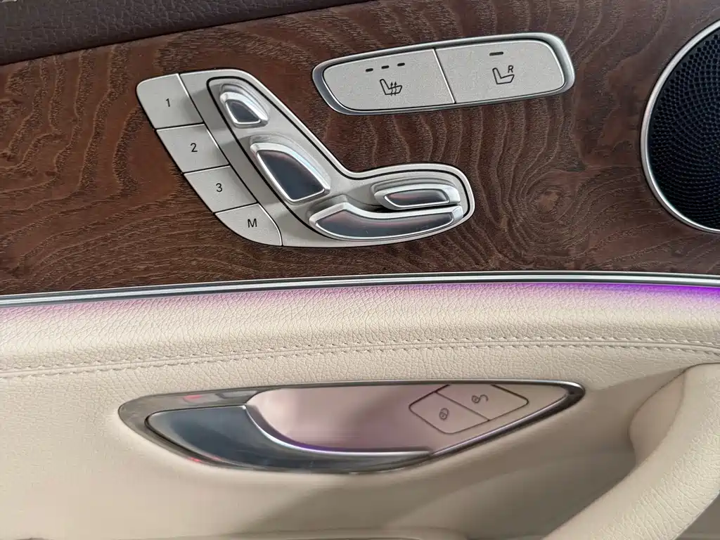 Mercedes-Benz E-Class — миниатюра 12