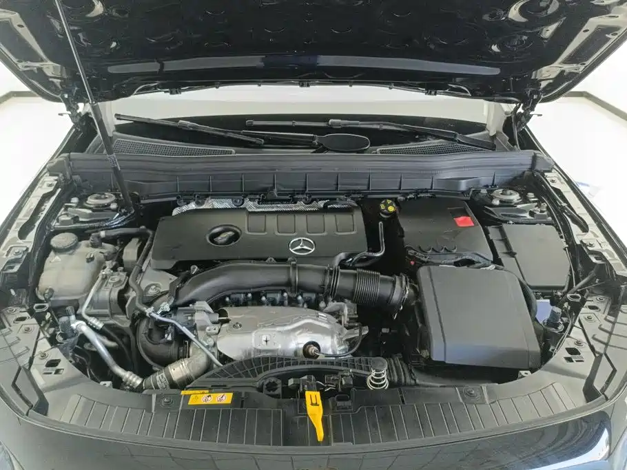 Mercedes-Benz GLB — миниатюра 10