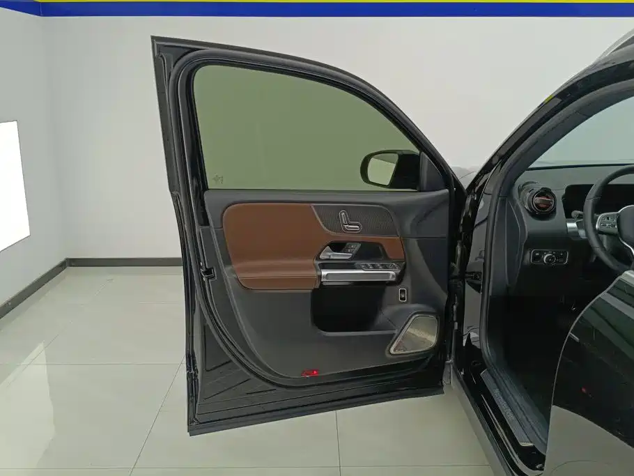 Mercedes-Benz GLB — миниатюра 7