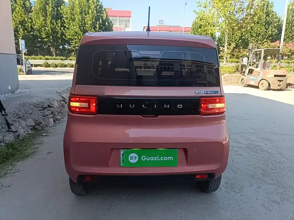 Wuling MINIEV — миниатюра 6