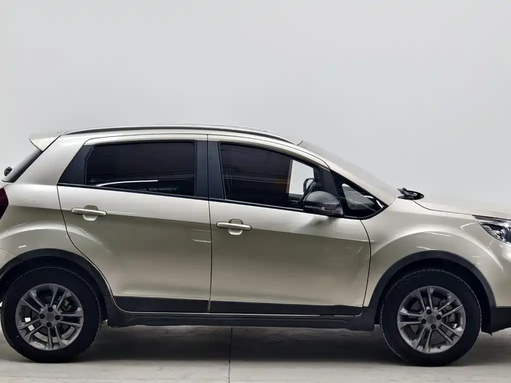 Geely Vision X3 — миниатюра 8