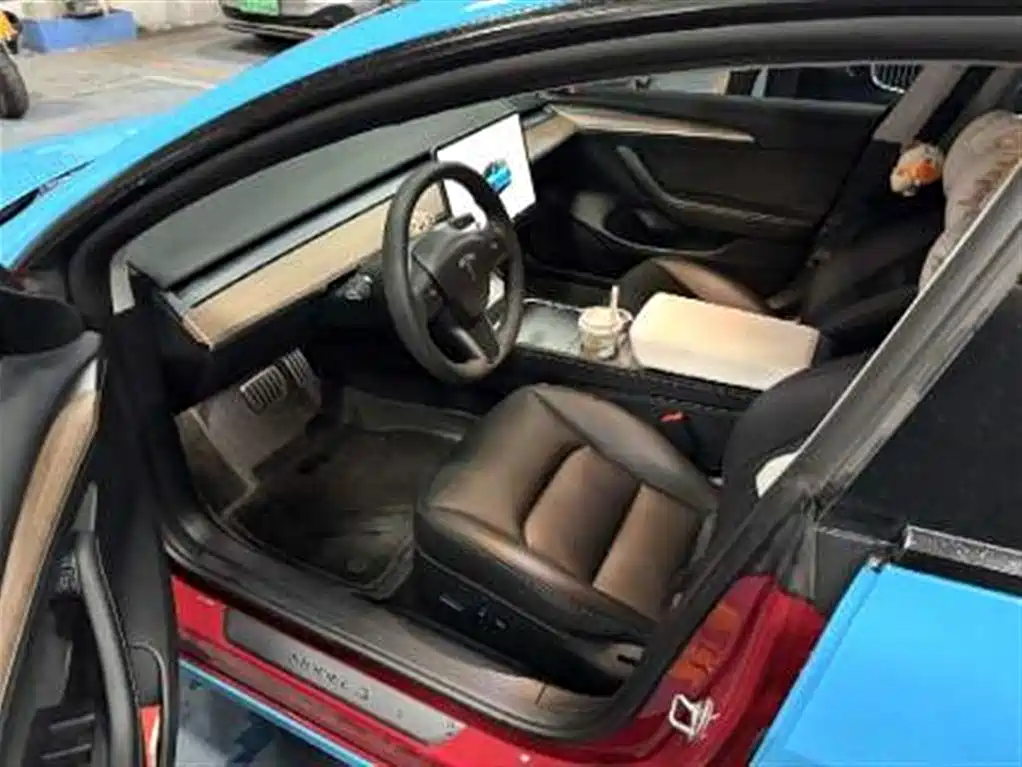 Tesla Model 3 — миниатюра 4