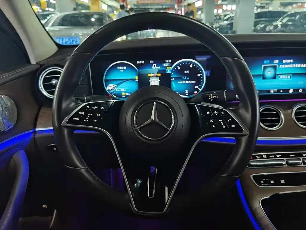 Mercedes-Benz E-Class — миниатюра 3