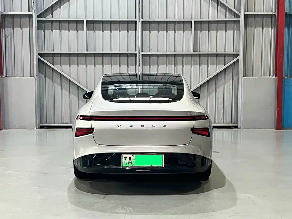 XPeng P7 — миниатюра 8