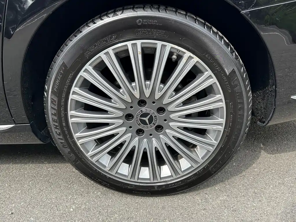 Mercedes-Benz E-Class — миниатюра 19