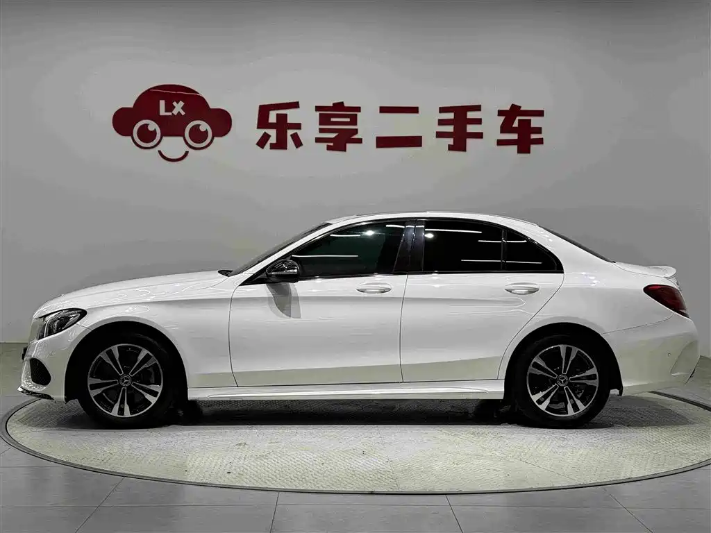 Mercedes-Benz C-Class — миниатюра 2