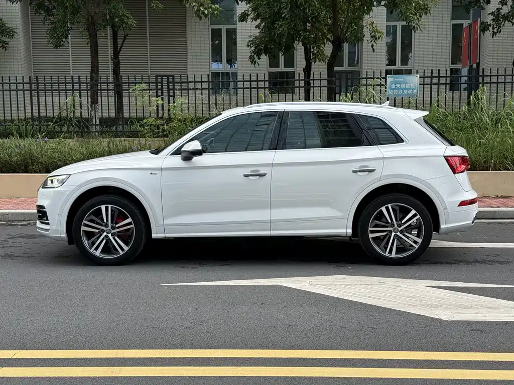 Audi Q5L — миниатюра 7