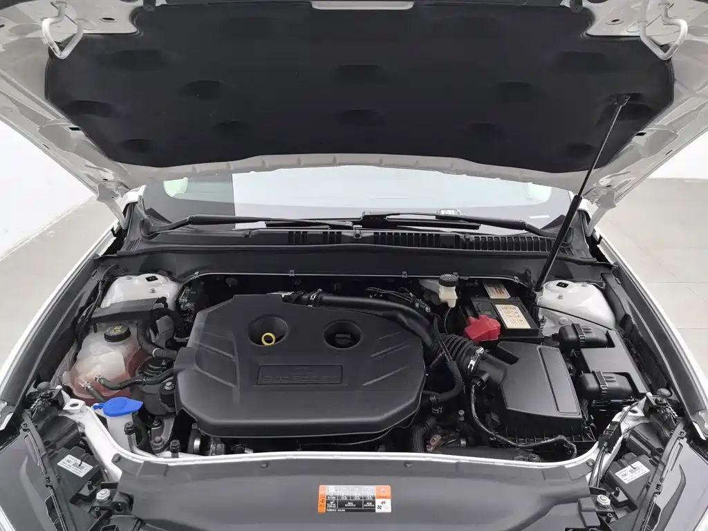 Ford Mondeo — миниатюра 6