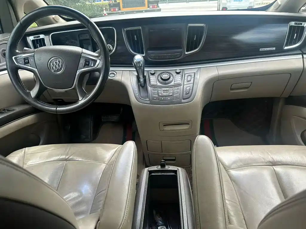 Buick GL8 — миниатюра 5