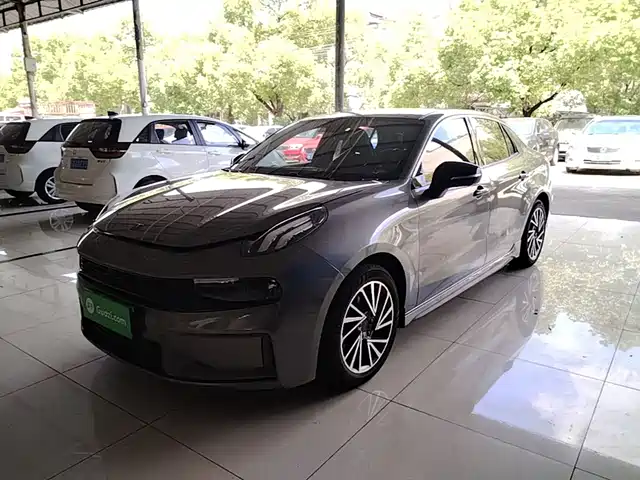 2021 Lynk & Co 03