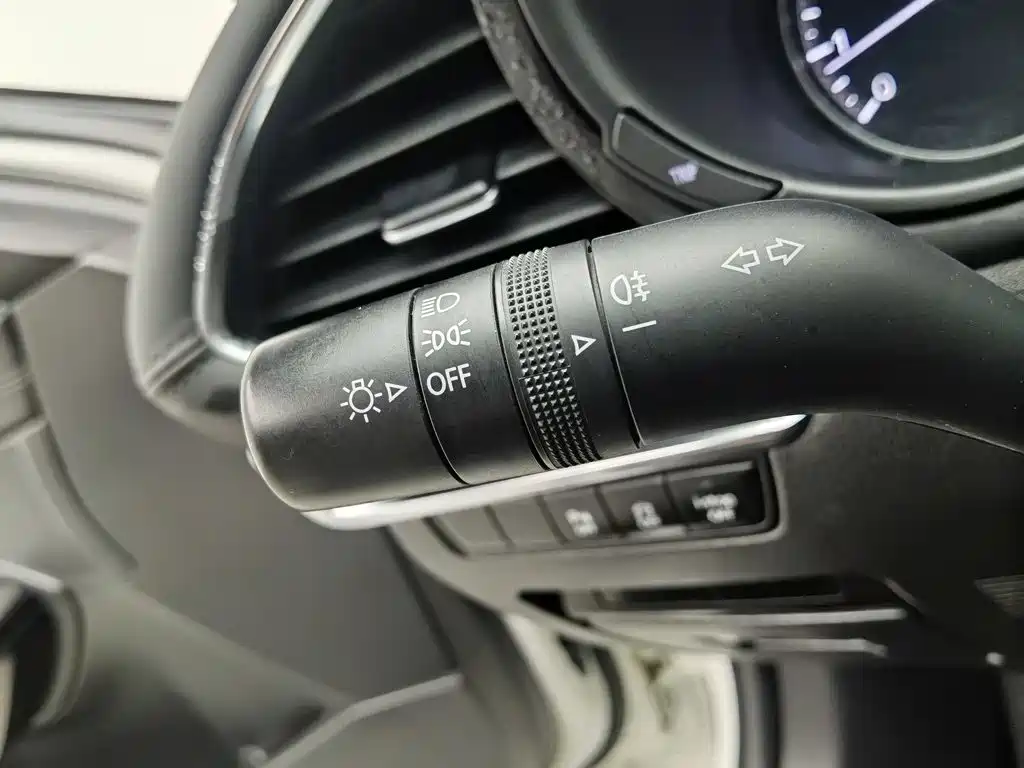 Mazda 3 Axela — миниатюра 21