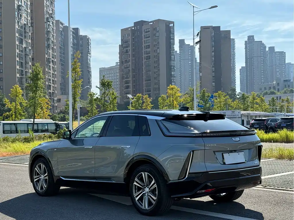 Cadillac Lyriq — миниатюра 18