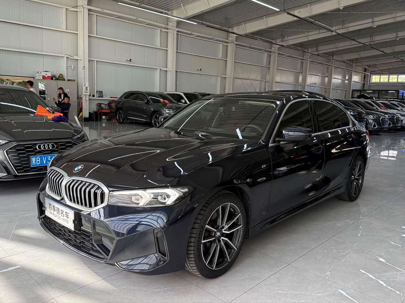 BMW 3 Series 2.0 л 2023 г. Чёрный, пробег 32000 км