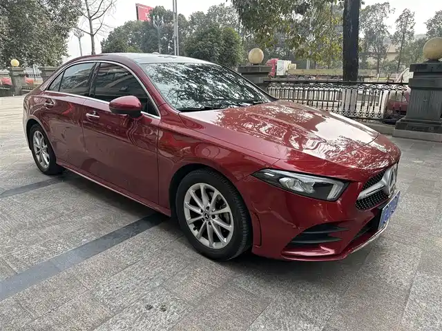 MERCEDES-BENZ A CLASS 2019