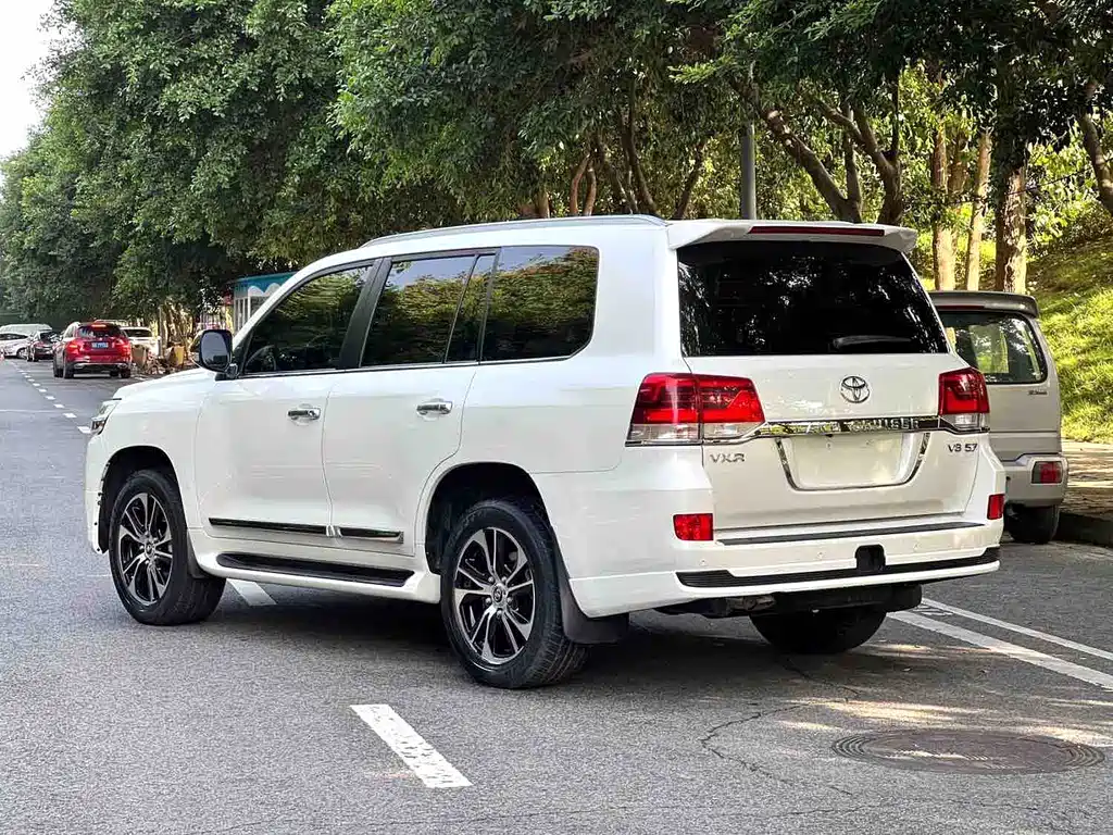 Toyota Land Cruiser 2019 5.7L VX-R