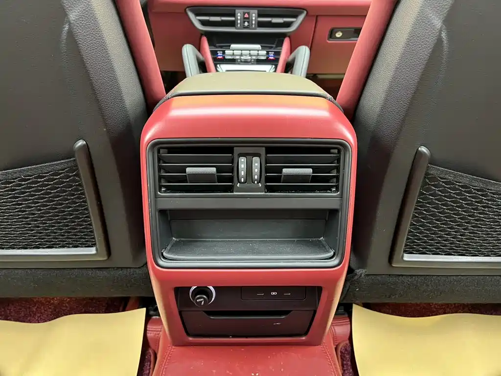 Porsche Cayenne — миниатюра 26
