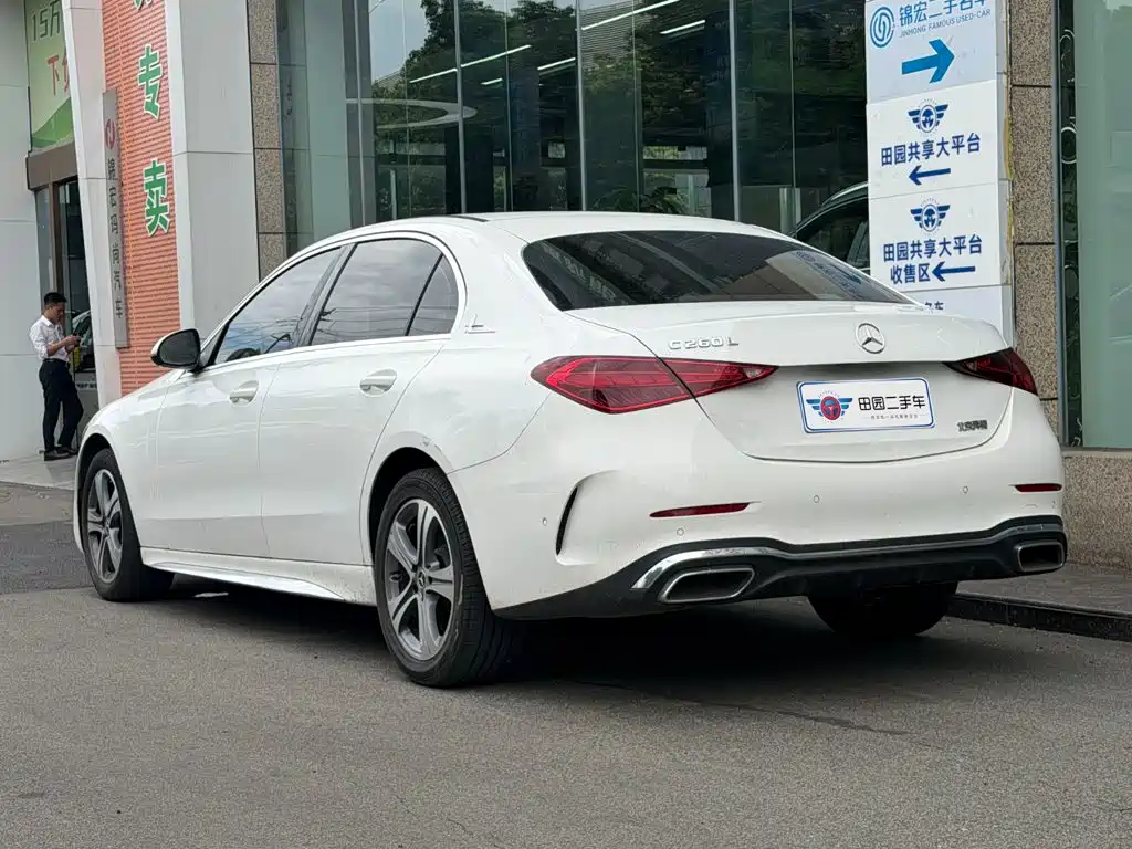 Mercedes-Benz C-Class — миниатюра 4