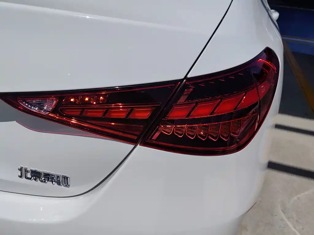 Cadillac CT5 — миниатюра 12