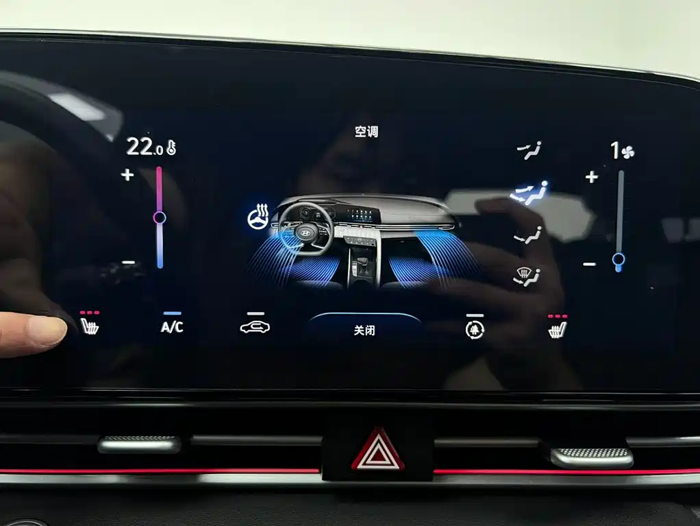 Hyundai Elantra — миниатюра 9