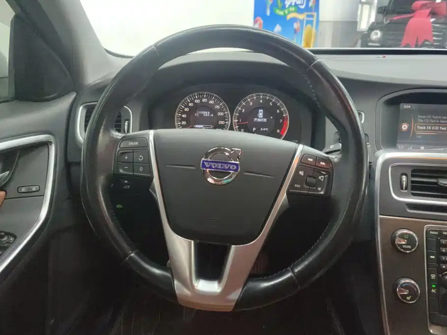 Volvo S60 (Import) — миниатюра 15