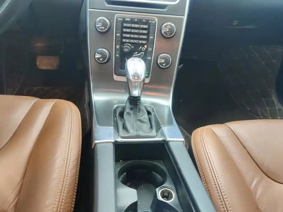 Volvo S60 (Import) — миниатюра 16