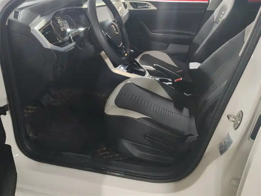 Volkswagen Polo 2021 Plus 1.5L AT