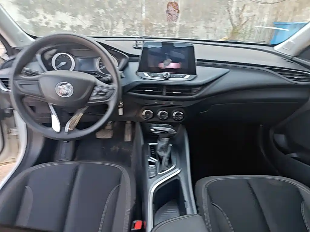 Buick Verano — миниатюра 10