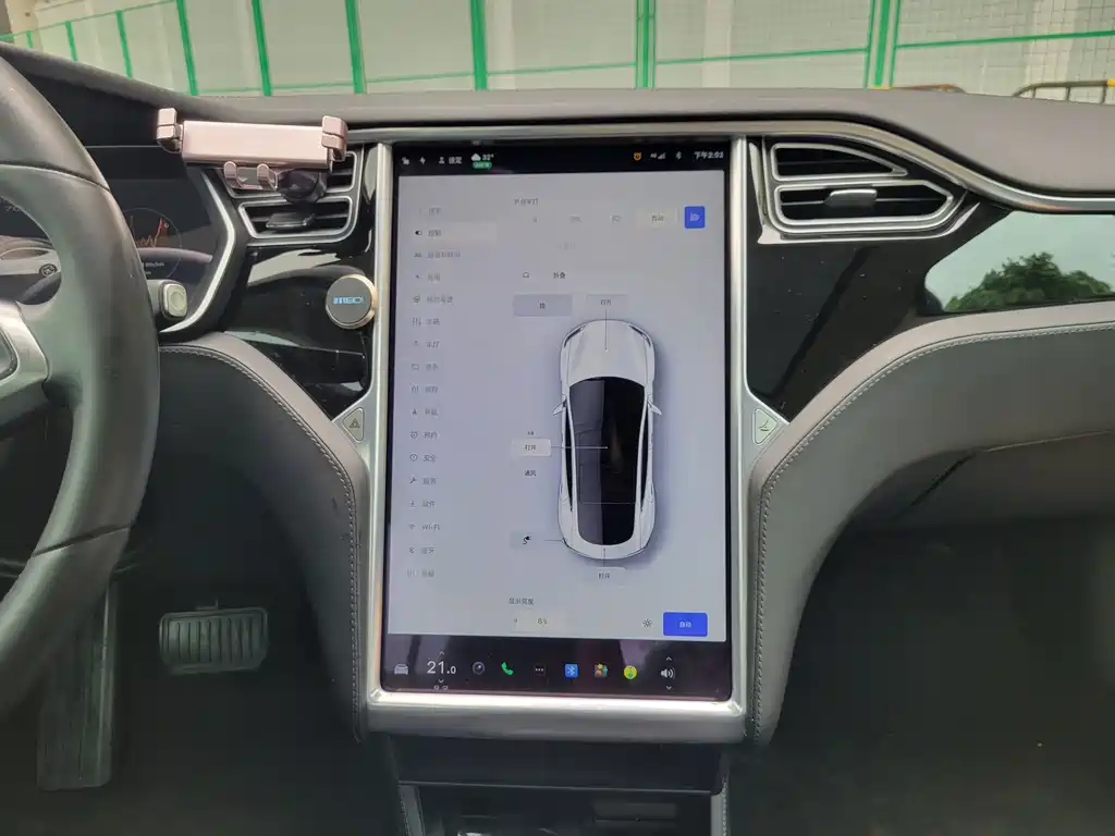 Tesla Model S — миниатюра 22