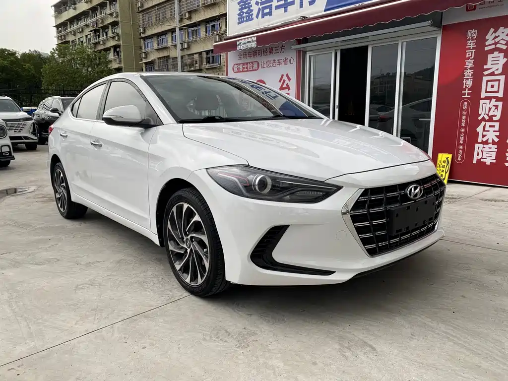 Hyundai Elantra — миниатюра 2