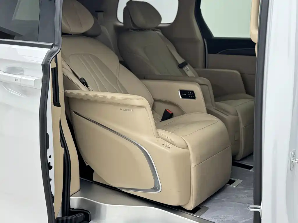Buick GL8 Hybrid 陆尚 尊享版, фото 16