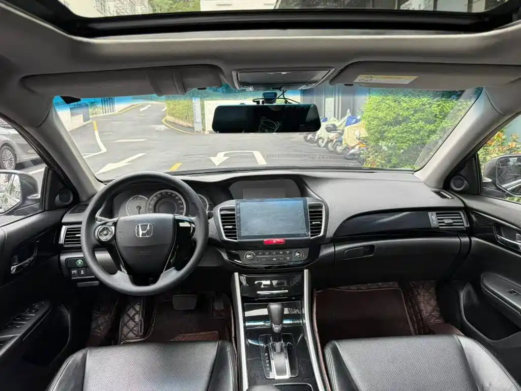 Honda Accord — миниатюра 6