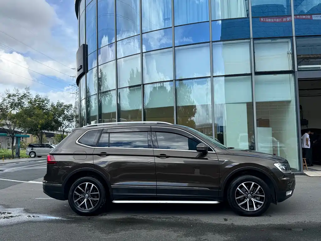 Volkswagen Tiguan L — миниатюра 4