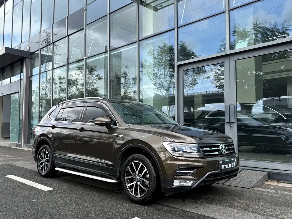Volkswagen Tiguan L — миниатюра 3