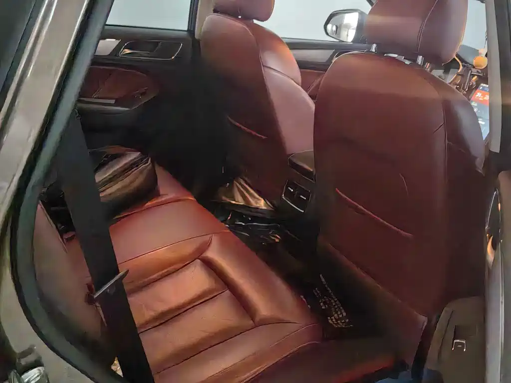 Roewe RX5 — миниатюра 5