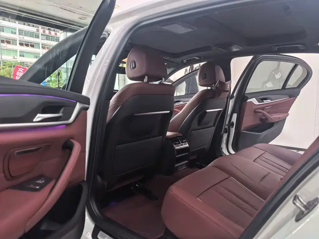 BMW 5 Series — миниатюра 10
