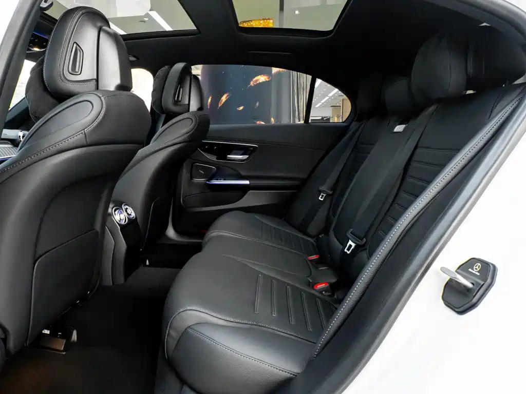 Mercedes-Benz C-Class — миниатюра 26